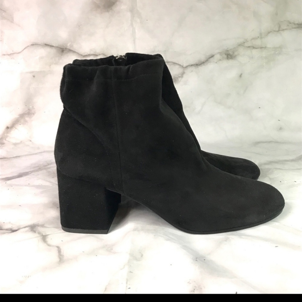 ✂️ Eileen Fisher black suede booties